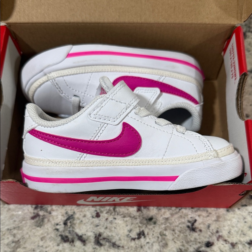 Nike Kids White Sneakers with Pink Accents 7T